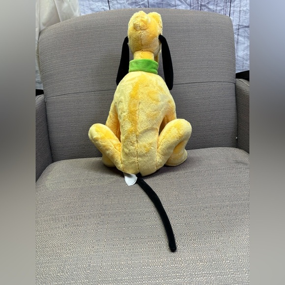 Disney Store Official Pluto Medium Soft Plush Toy, Medium 13 3/4 inches - Picture 5 of 6